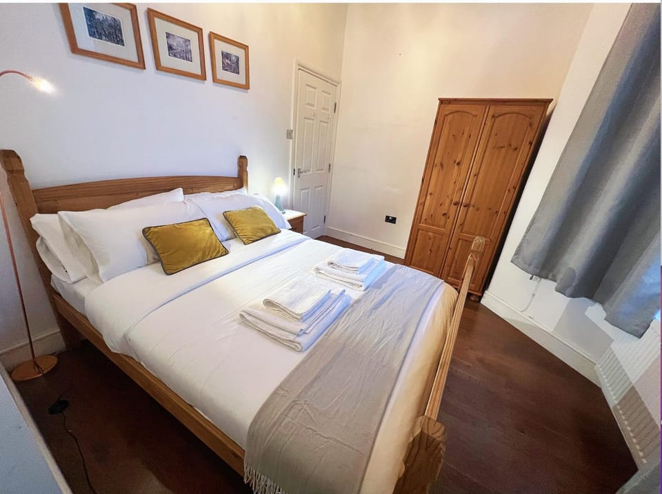 Bed, Photo of the whole room, Bedroom, towels, wardrobe