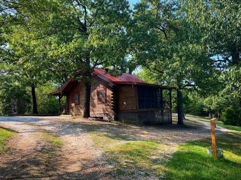 Cozy Cabin at Bear Mountain Log Cabins Cabin in Carroll County