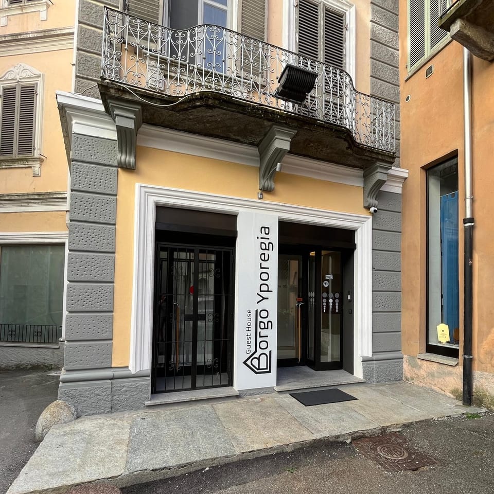 Property building, Facade/entrance