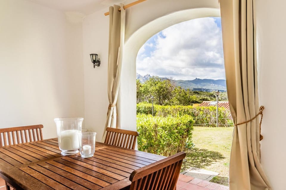 Patio, Natural landscape, View (from property/room), Balcony/Terrace, Balcony/Terrace, Dining area, Mountain view