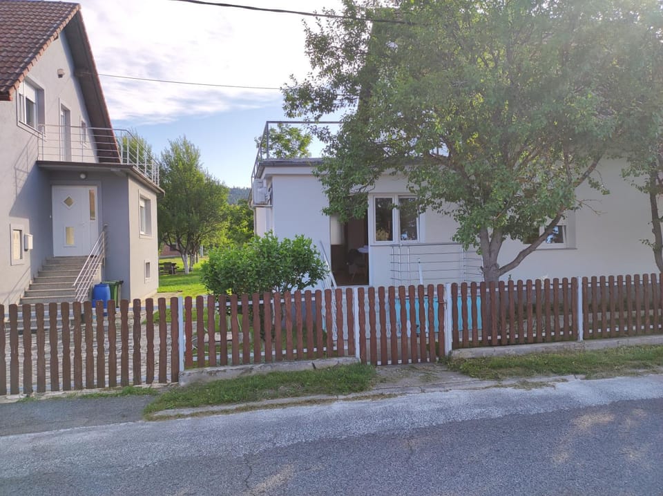 Veranda Apartment in Lika-Senj County