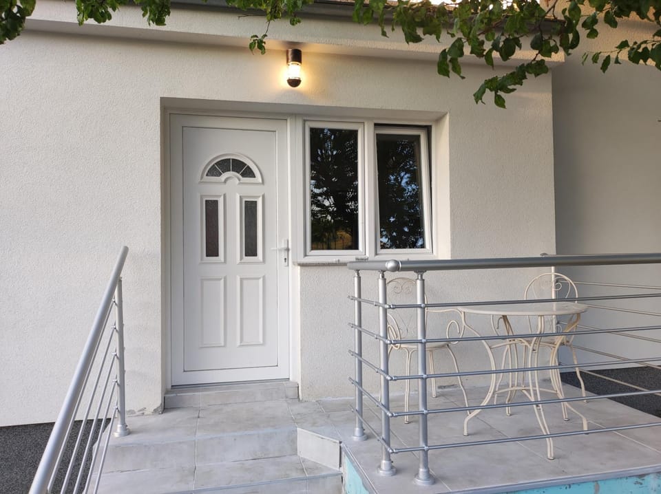 Veranda Apartment in Lika-Senj County