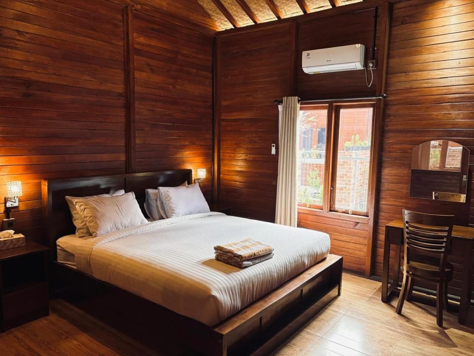 Bed, Photo of the whole room, Bedroom, air conditioner