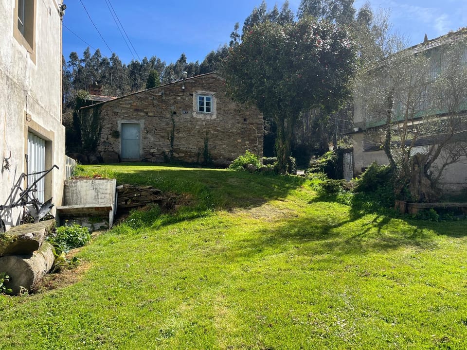 Casa de Campo Pumarada de Oirín House in Galicia