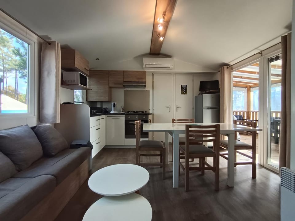 les Dunes de Contis Campground/ 
RV Resort in Saint-Julien-en-Born