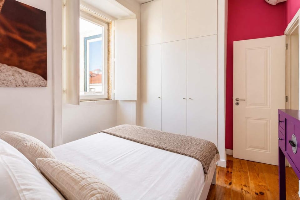 Old Town Chiado Balcony AirCon by LD Apartments Apartment in Lisbon