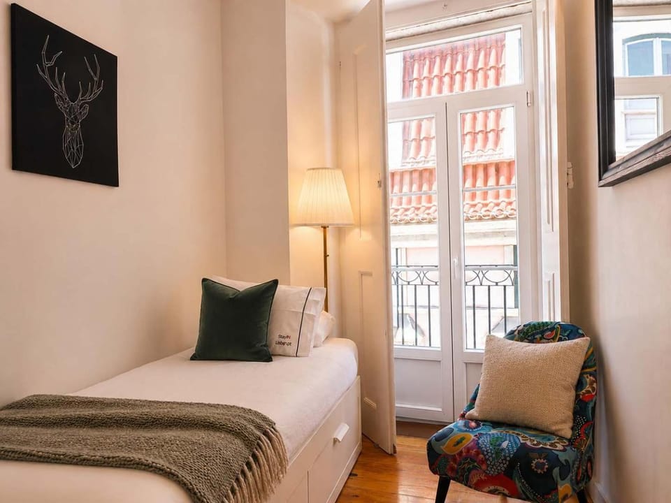 Old Town Chiado Balcony AirCon by LD Apartments Apartment in Lisbon