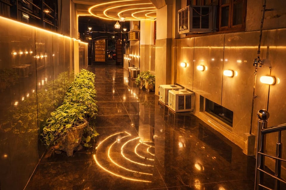 Facade/entrance, Night