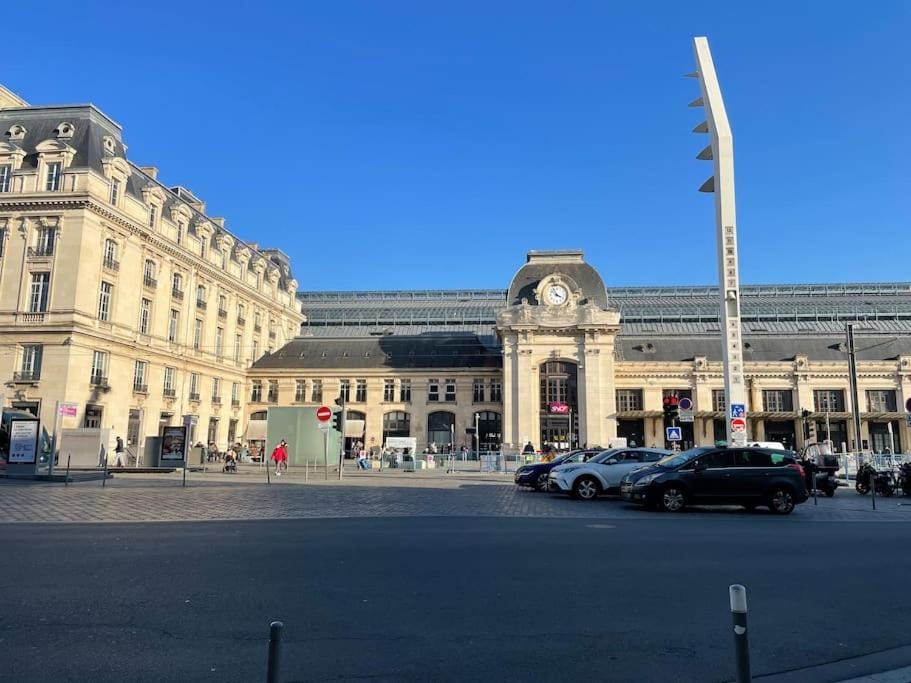 Appartement en face de la gare Saint Jean Apartment in Bordeaux