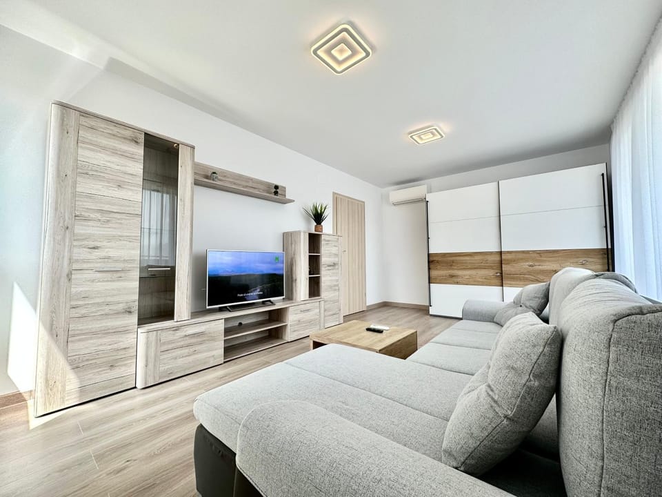 Communal lounge/ TV room, TV and multimedia, Living room, Seating area