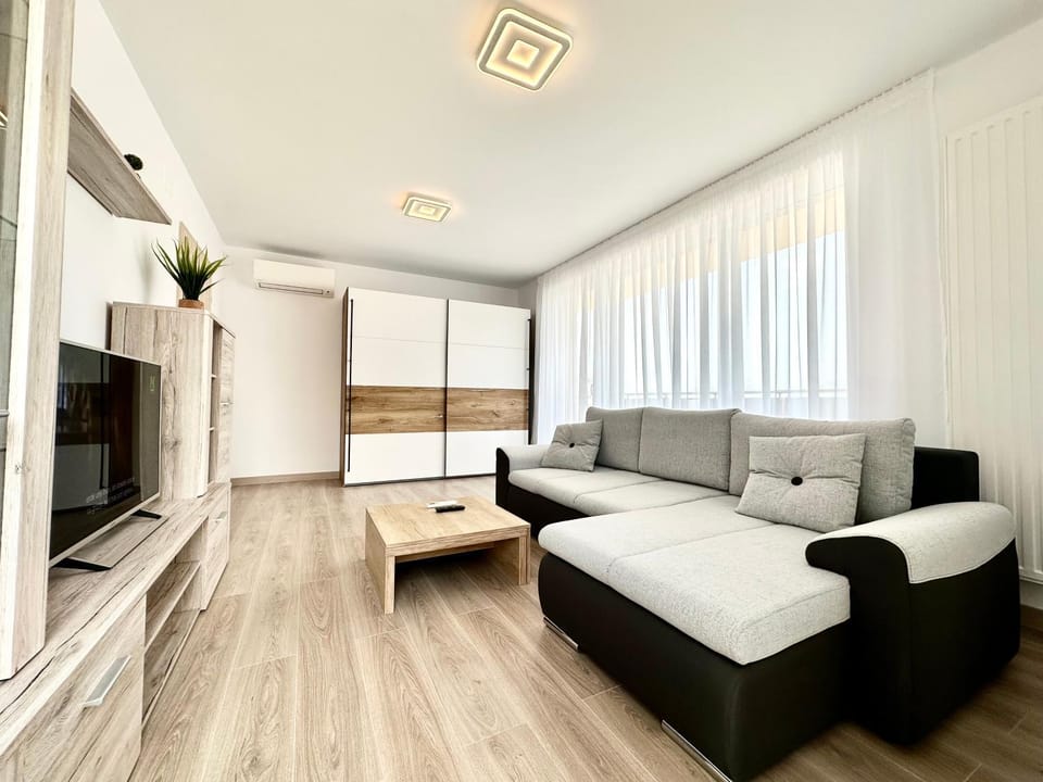 Communal lounge/ TV room, TV and multimedia, Living room, Photo of the whole room, Seating area