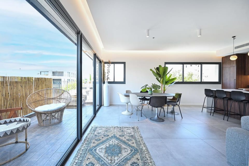 Balcony/Terrace, Living room