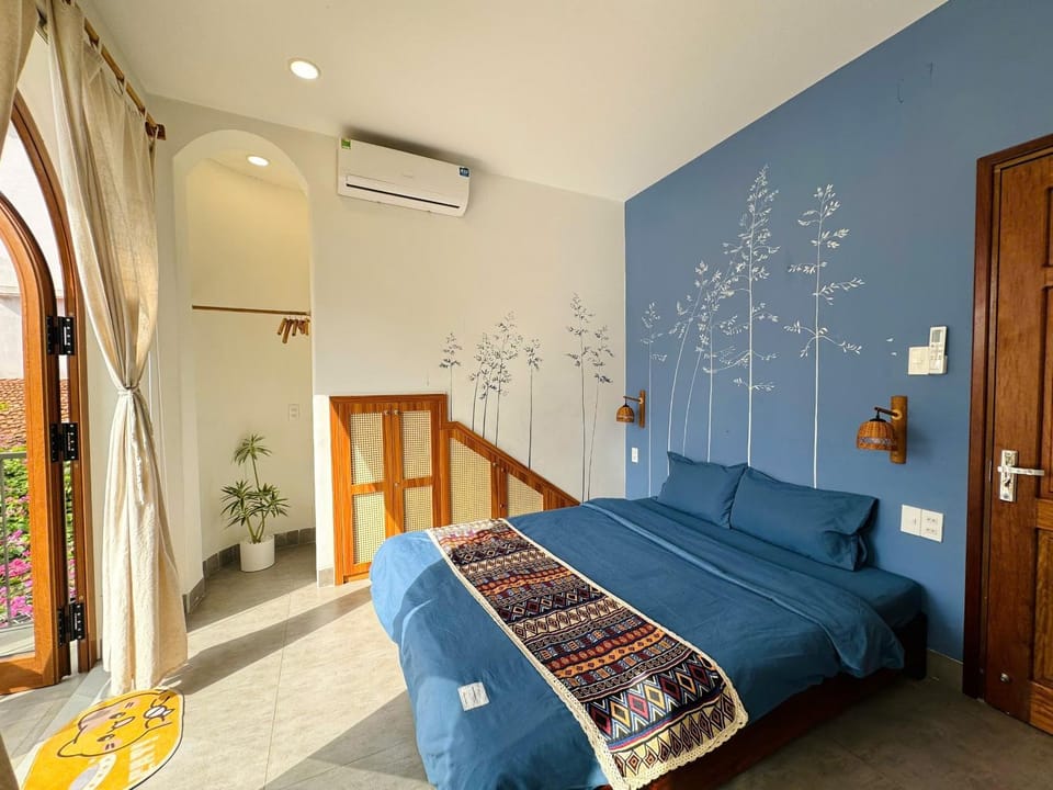 Vya homestay Huế Bed and Breakfast in Laos