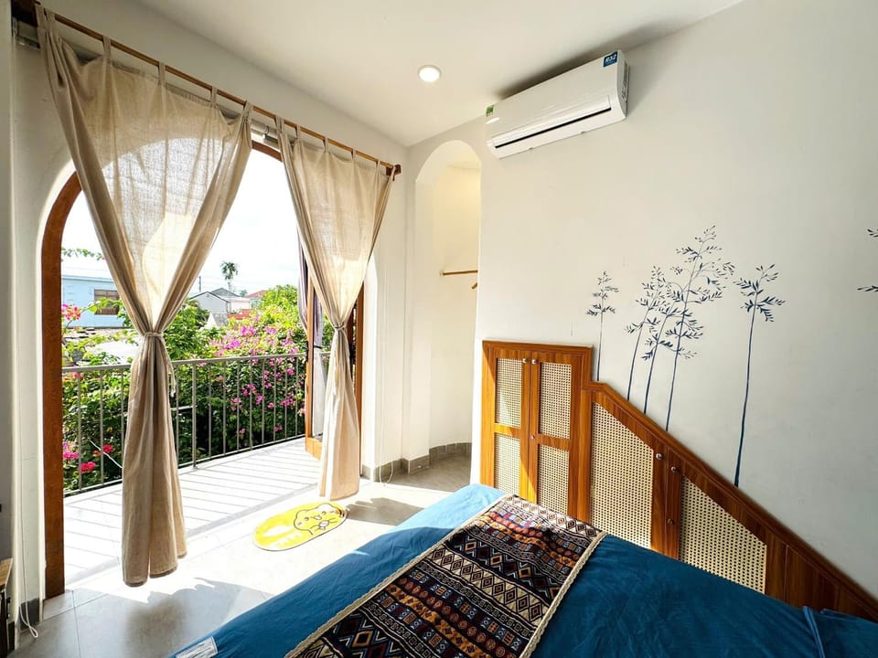 Vya homestay Huế Bed and Breakfast in Laos