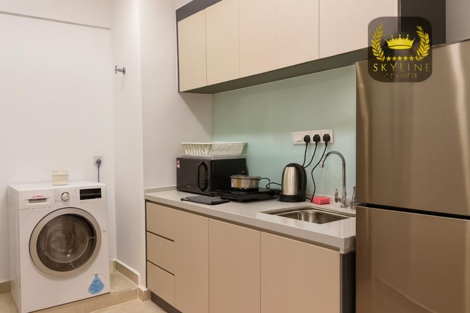 Kitchen or kitchenette, washing machine