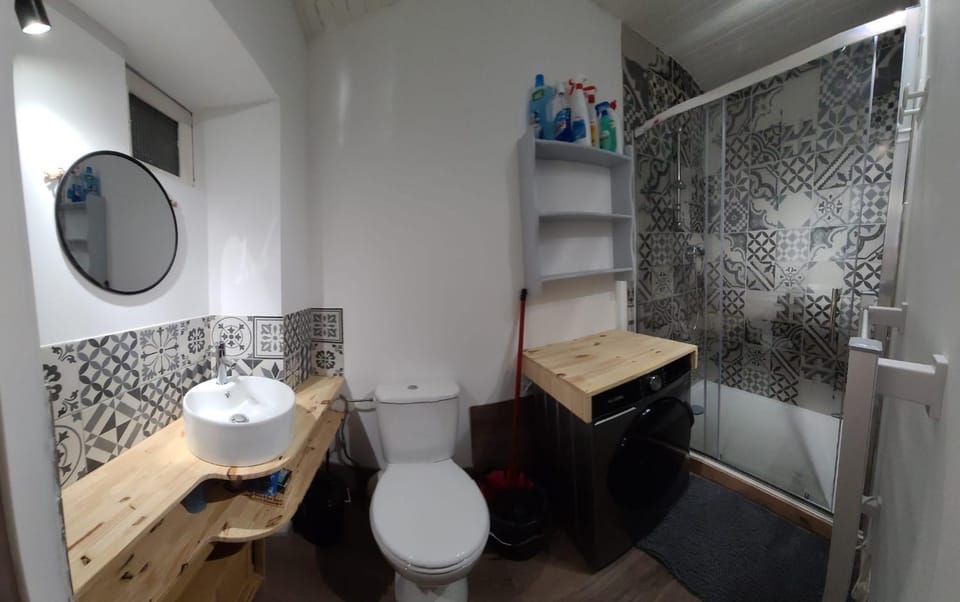 Shower, Toilet, Bathroom
