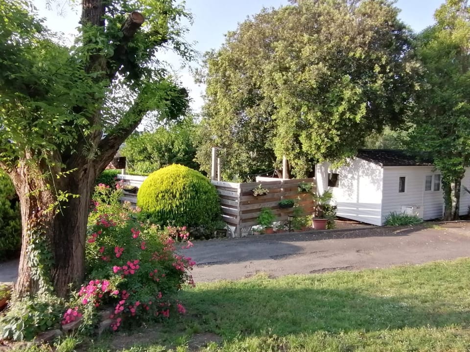 MOBILE HOME 4 PERSONNES CAMPING Lou cantou Cévenol Campground/ 
RV Resort in Anduze