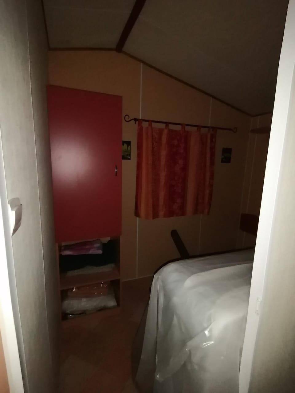MOBILE HOME 4 PERSONNES CAMPING Lou cantou Cévenol Campground/ 
RV Resort in Anduze