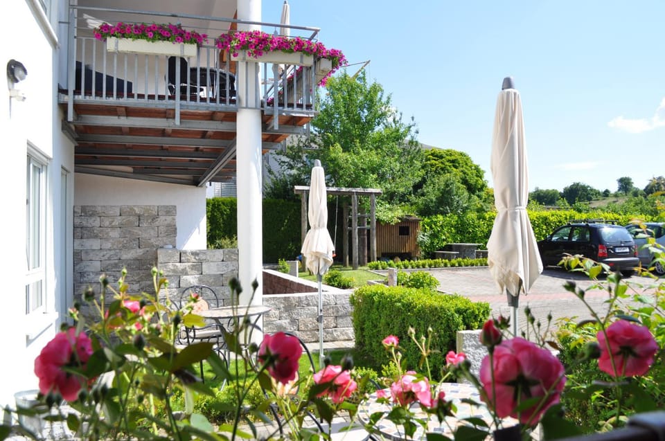 Property building, Garden, Garden view, Parking, Internal: Not applicable to any particular room