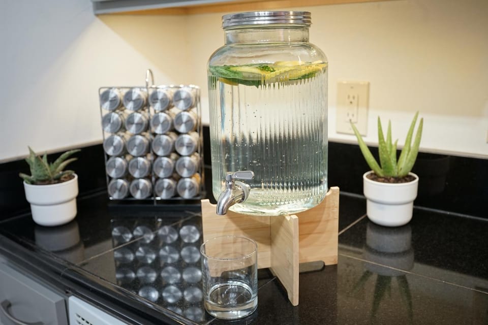 Kitchen or kitchenette, Drinks, Seasons