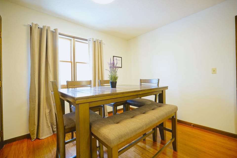 Dining area, hair dresser, kitchen
