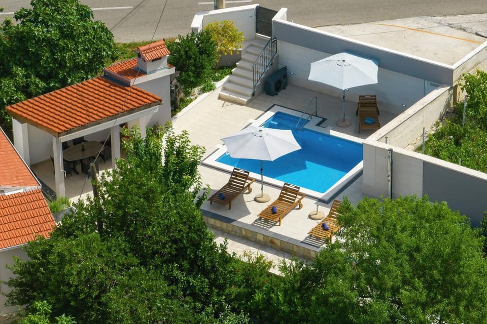 BBQ facilities, Garden, Garden, Garden view, Garden view, Pool view, Swimming pool, VIP