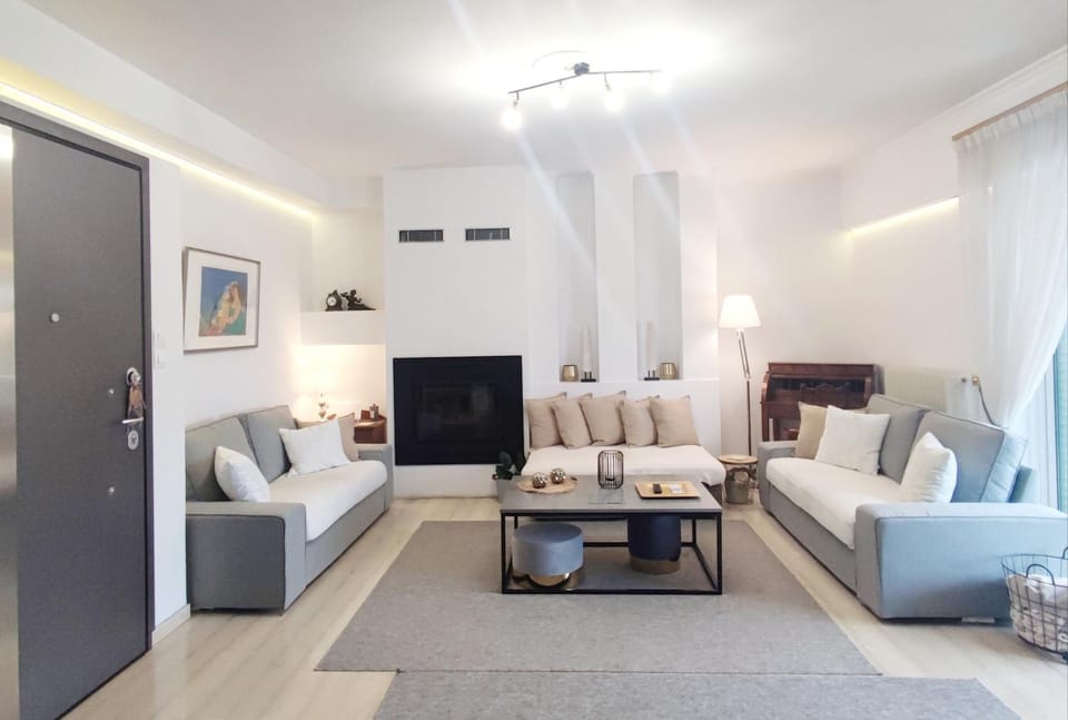 Varkiza Sea View Apartment - Free Parking Apartment in East Attica Regional Unit, Greece