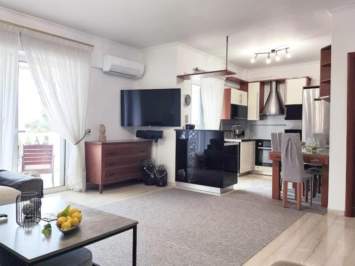 Varkiza Sea View Apartment - Free Parking Apartment in East Attica Regional Unit, Greece