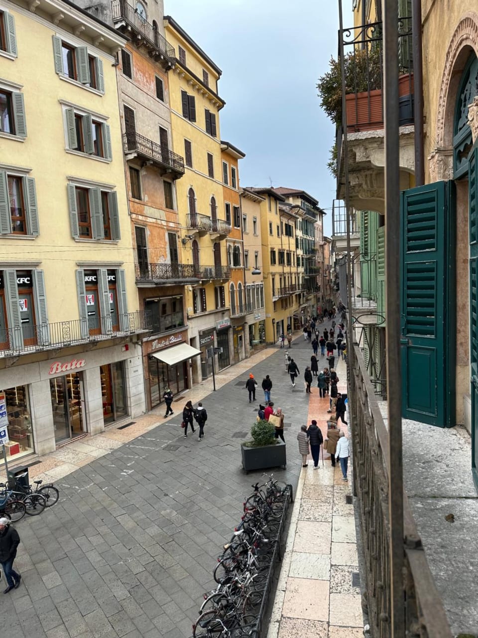 Day, Neighbourhood, Balcony/Terrace, City view, Street view, Shopping Area