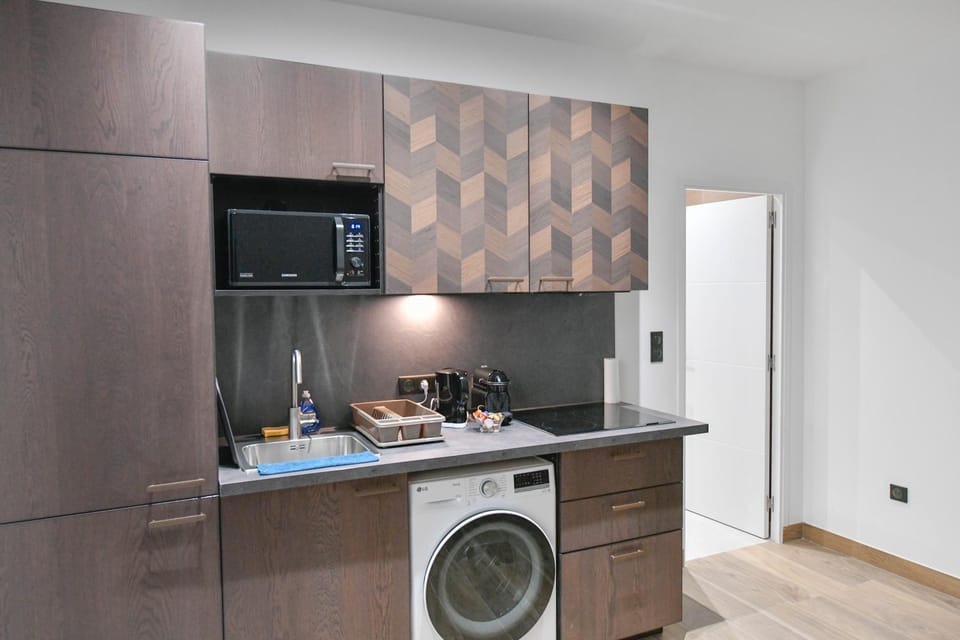 Montmartre Cour parisienne Parking offert - Sacré-Cœur Apartment in Paris