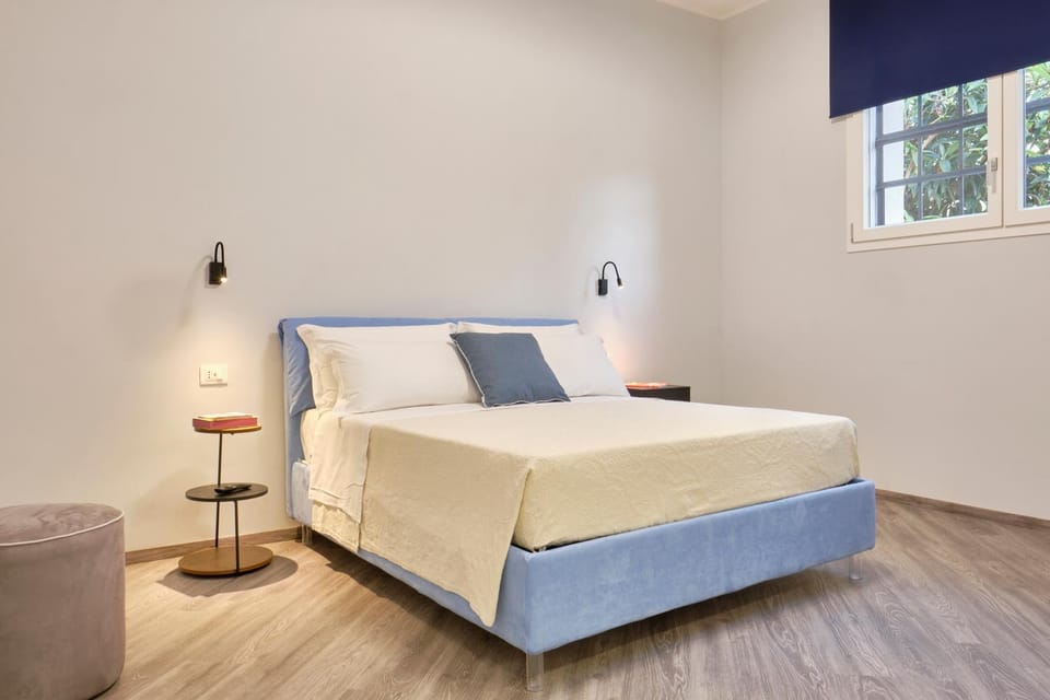 Spring, Bed, Bedroom, Breakfast, air conditioner, air conditioner