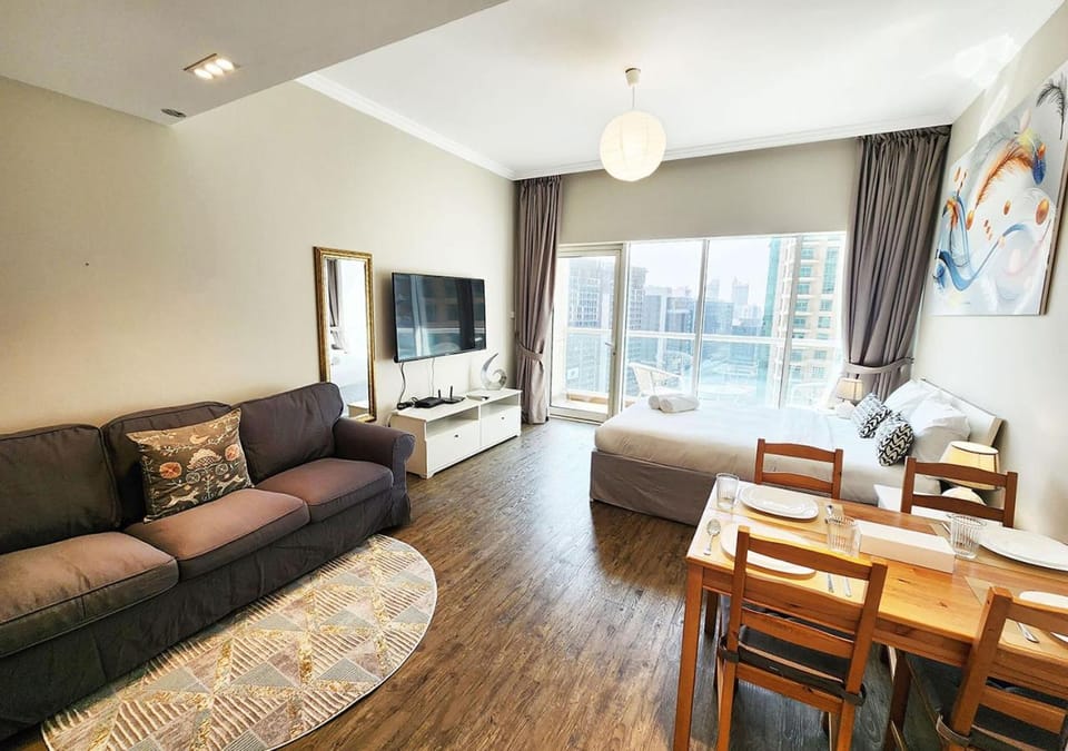 Bed, Seating area, Dining area