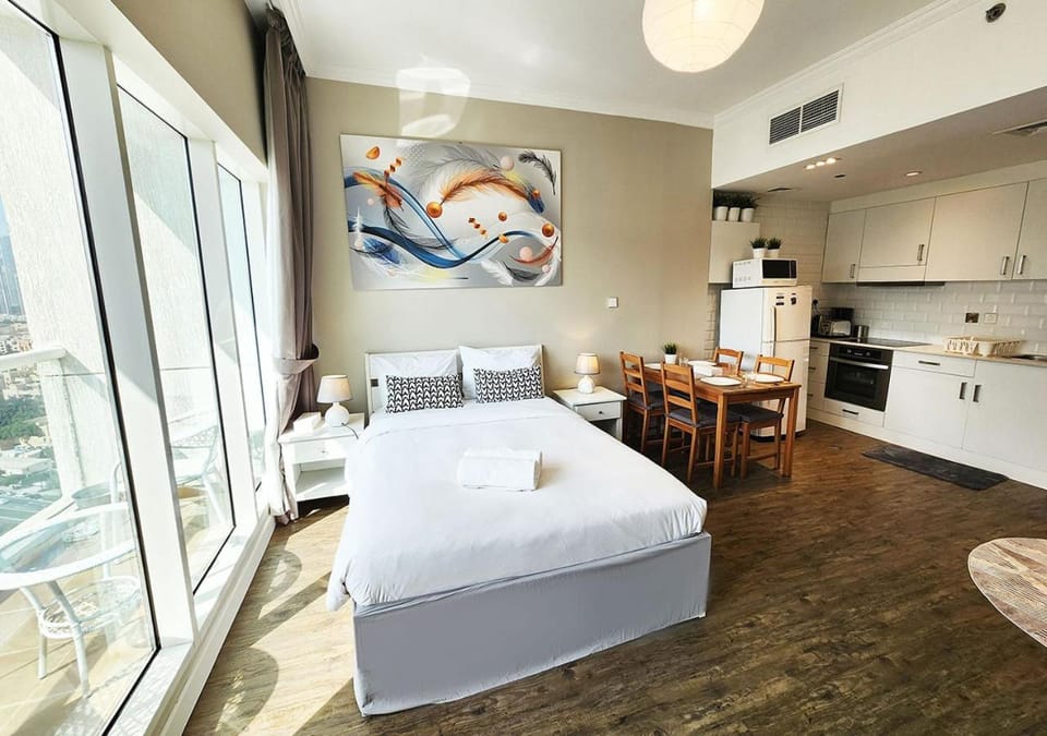 Kitchen or kitchenette, Dining area, Bedroom