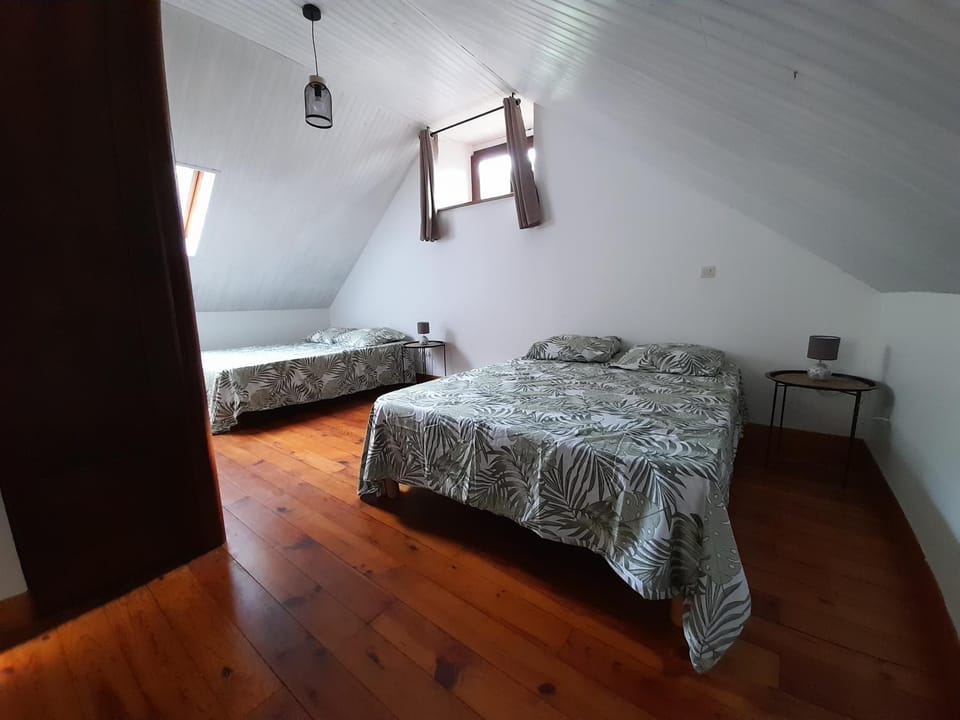 Gîte en pleine nature accès 4x4 ou à pied House in Occitanie