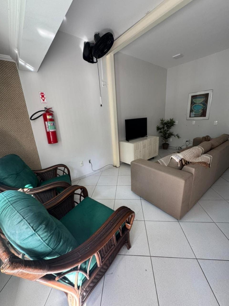 Communal lounge/ TV room, TV and multimedia, Living room