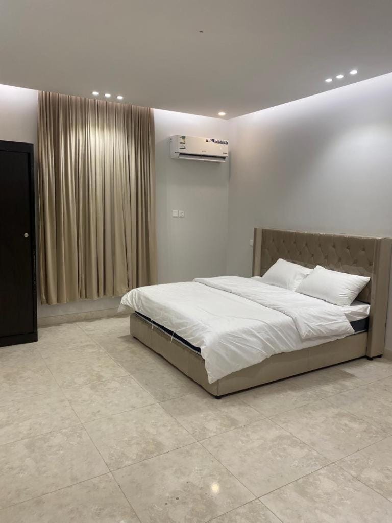 Bed, Bedroom, air conditioner