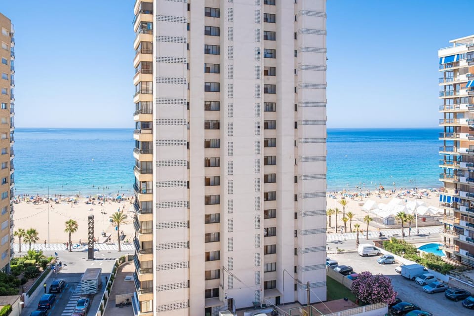 Off site, Day, Neighbourhood, Natural landscape, Beach, City view, Sea view, Street view, Location, Parking