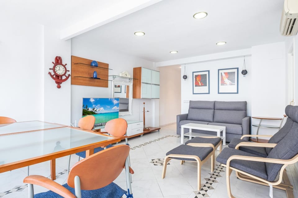TV and multimedia, Living room, Dining area, air conditioner
