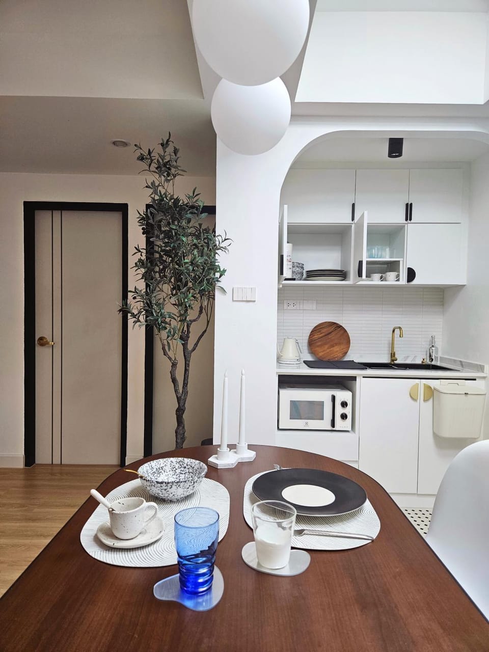 Kitchen or kitchenette, Dining area, minibar