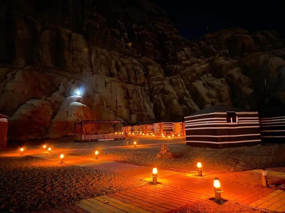 Sami Al Muzna Rum Camp Bed and Breakfast in South District