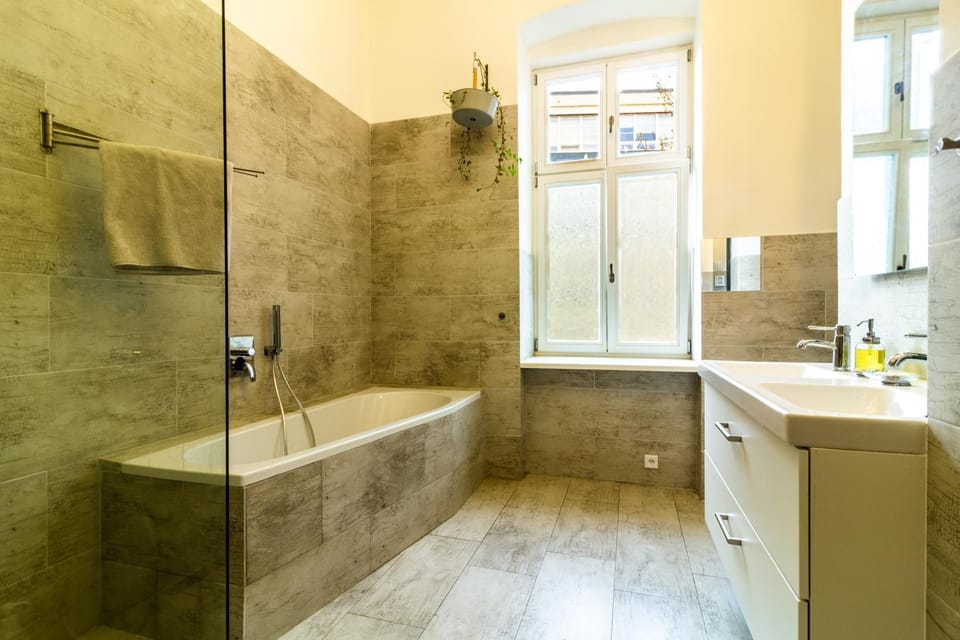 Shower, Bathroom, Bath, towels