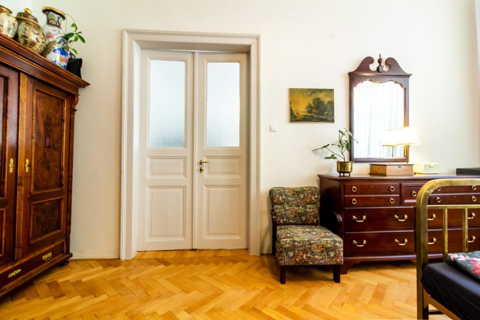 Seating area, wardrobe