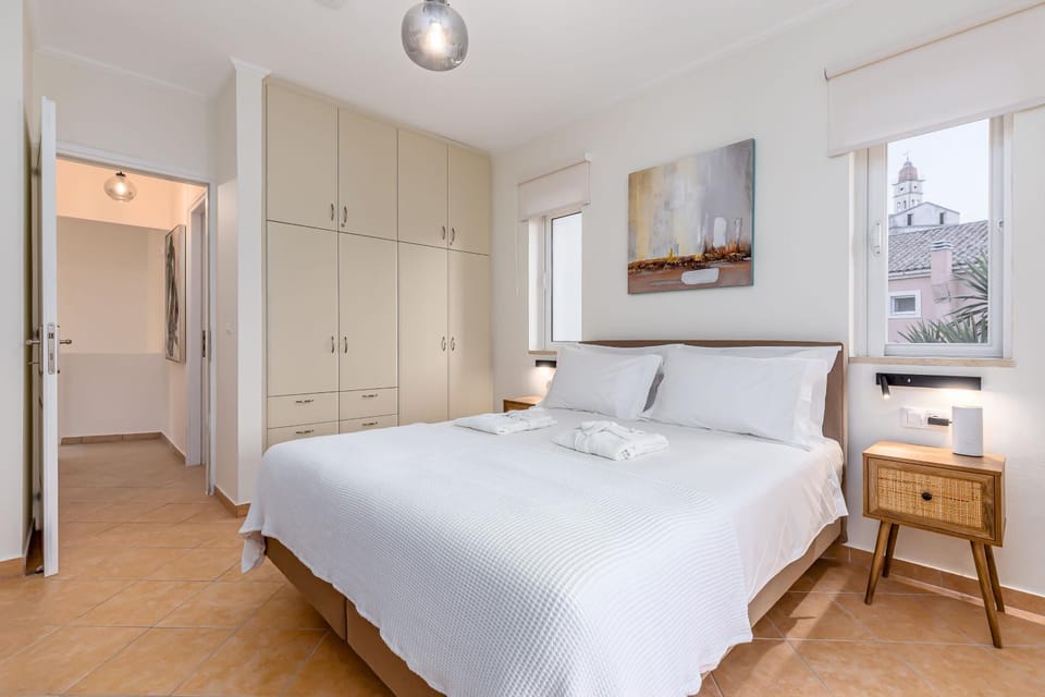 Bed, Photo of the whole room, Bedroom, hair dresser, wardrobe
