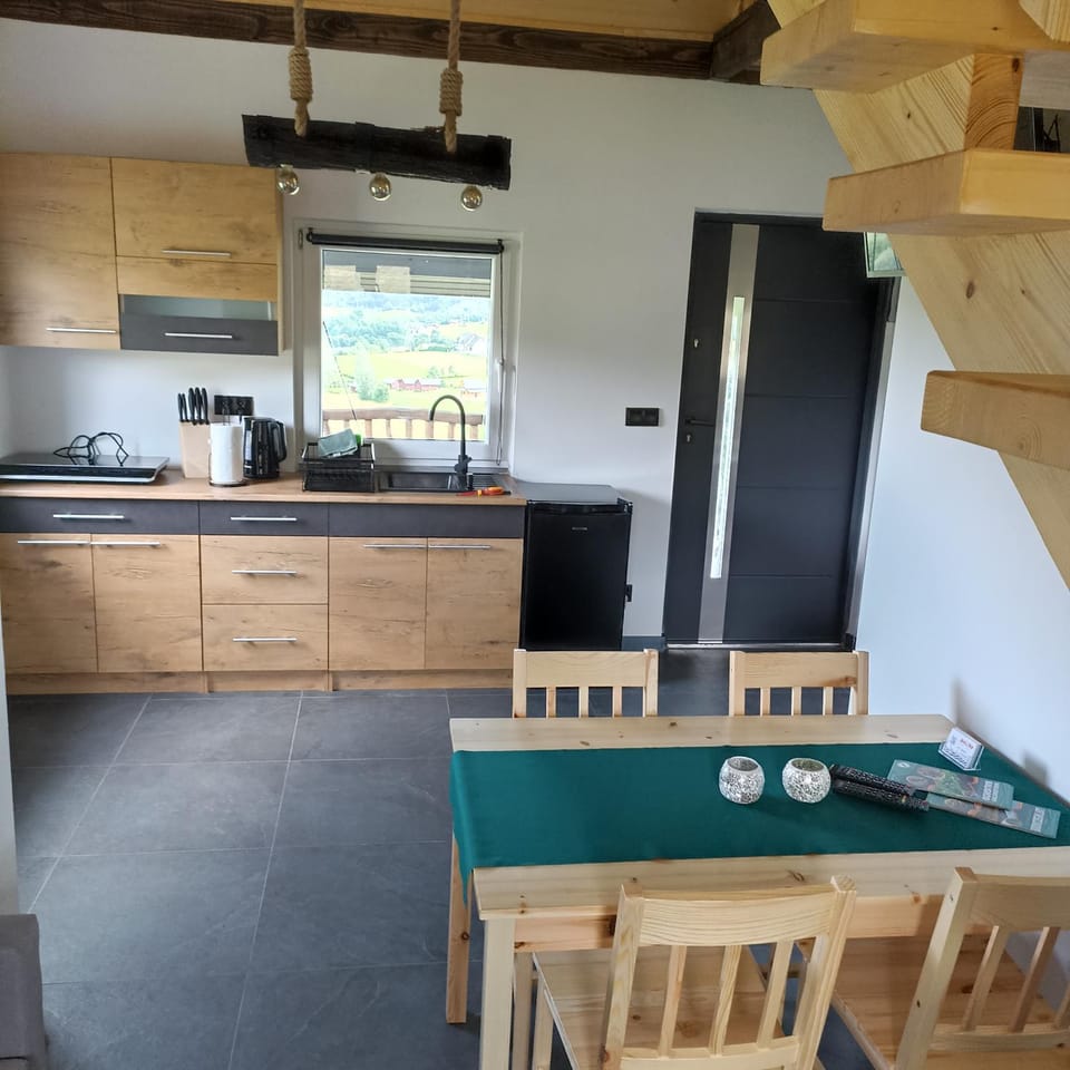 Kitchen or kitchenette, Dining area, pet friendly, stove
