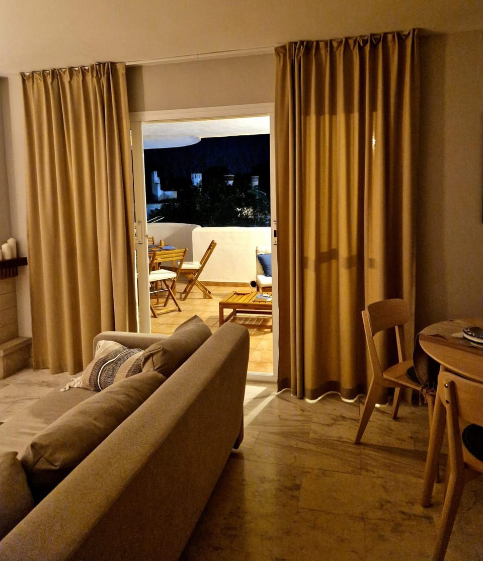 Balcony/Terrace, Living room