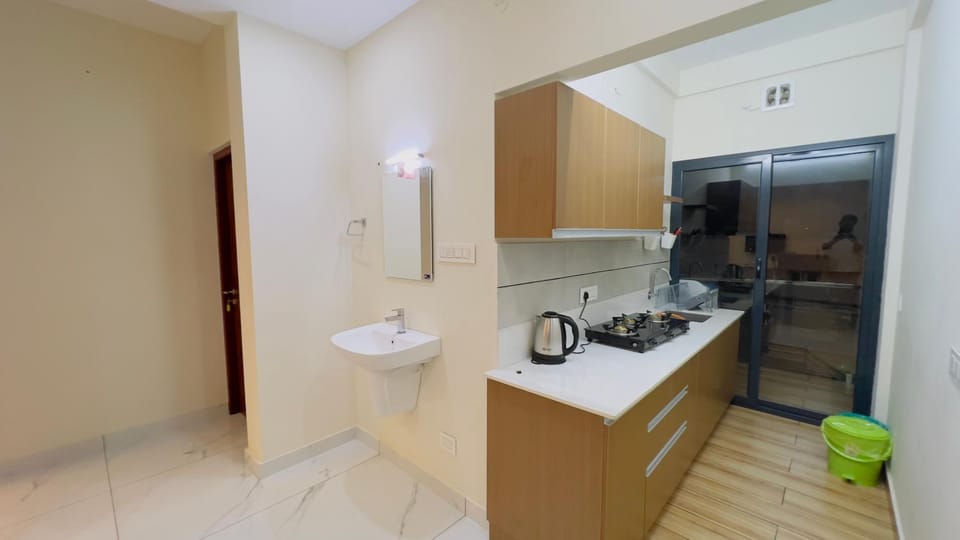 Bathroom, Kitchen or kitchenette, minibar, stove