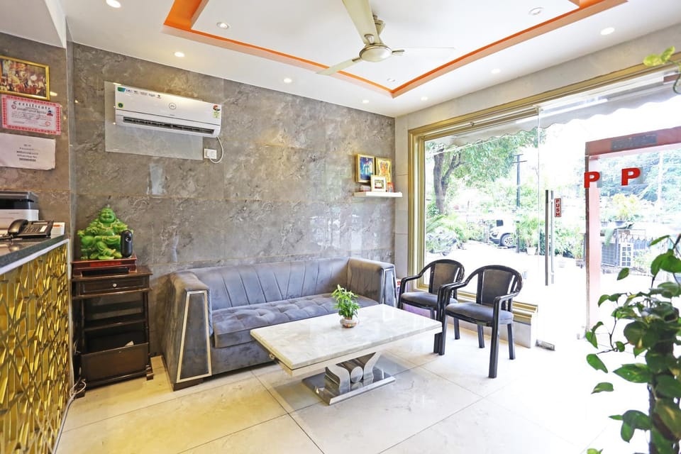 Seating area, air conditioner
