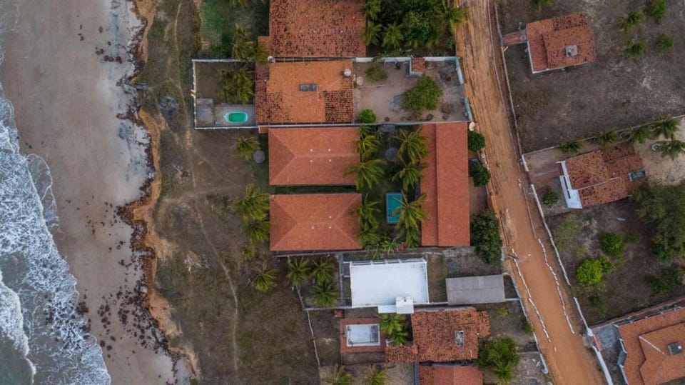 Property building, Day, Neighbourhood, Natural landscape, Bird's eye view, Beach, City view, Sea view, Street view, Location