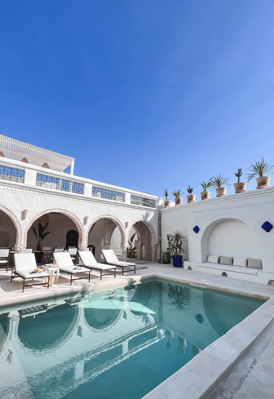 Day, Pool view, Swimming pool, sunbed
