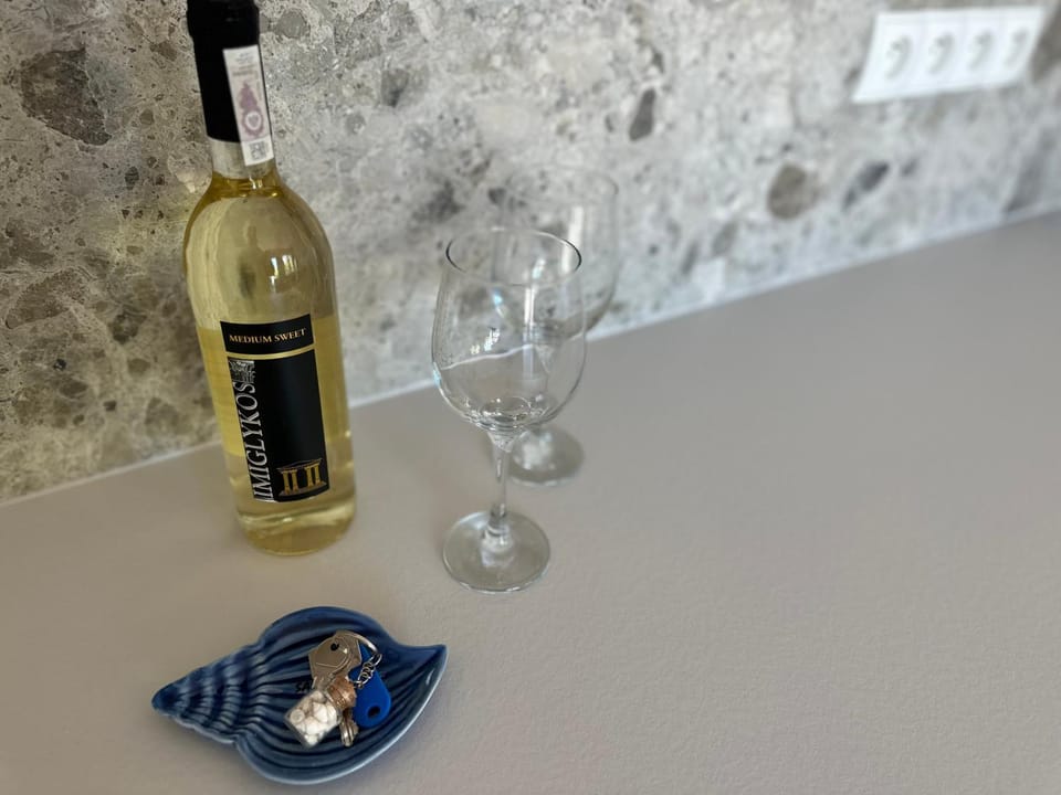 Food and drinks, Drinks, Alcoholic drinks